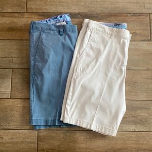 Tommy Bahama Shorts in Khaki and Blue size 35